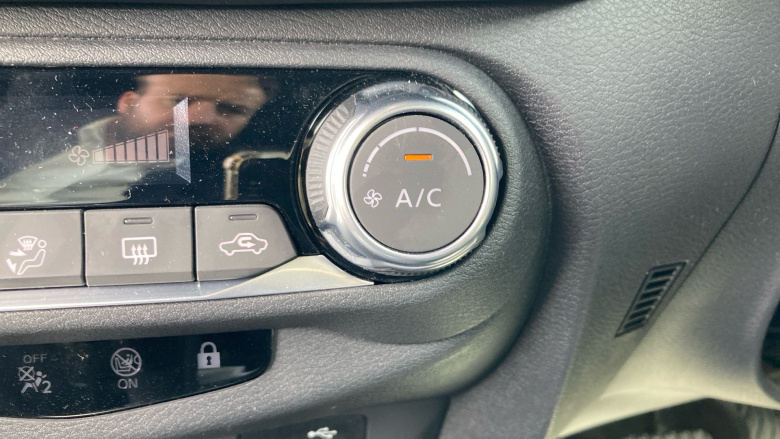 Nissan Juke 1.6 Hybrid N-Connecta 5dr Auto Hybrid Hatchback
